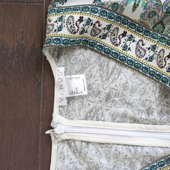 Venus Ivory Paisley Romper Size 2 - Picture 4 of 8